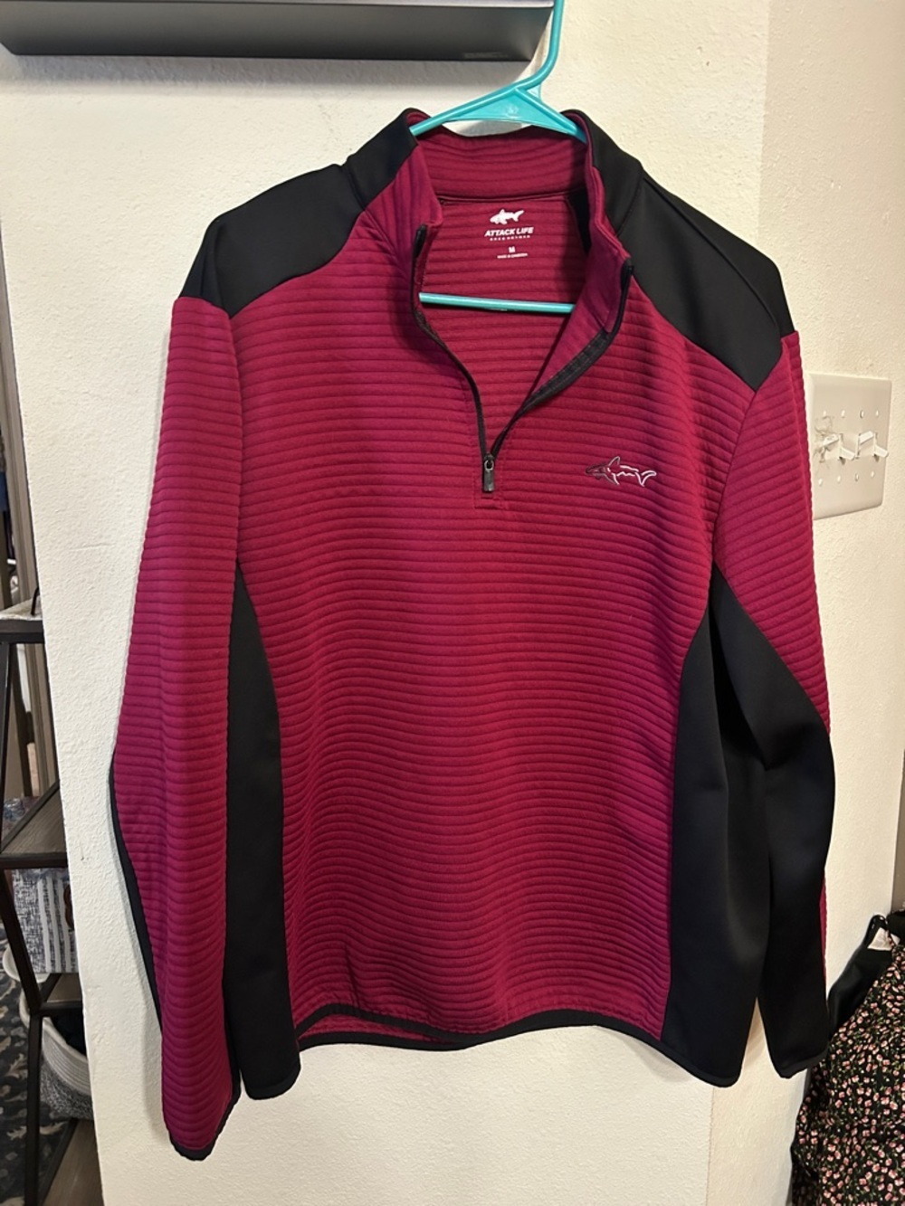 Attack Life by Greg Norman Men's Half-Zip Lightweight Jacket in Wine and Black